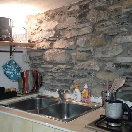 Apartment La Casa Dei Nani Molini (Liguria)